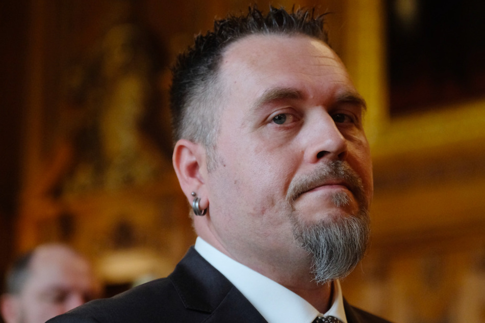 "Grundrechte verletzt": Polizist zieht wegen Tattoos vors Verfassungsgericht