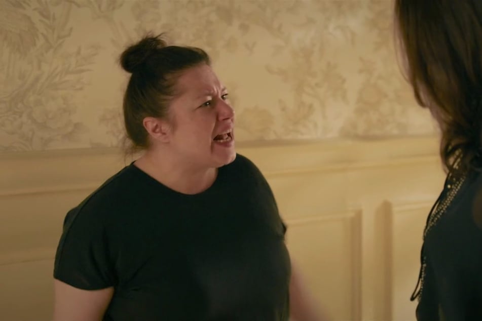 Vanessa schreit Gabriella an, dass sie nicht zur Familie gehöre.
