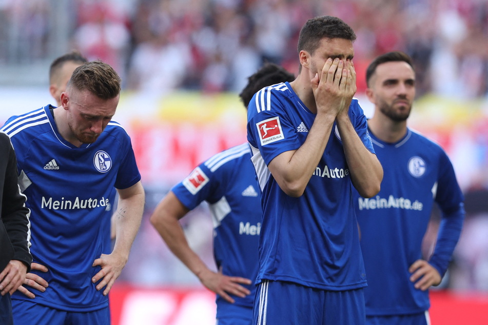 Mehrere Schalker konnten ihre Emotionen nicht verstecken. Sollten sie auch nicht.
