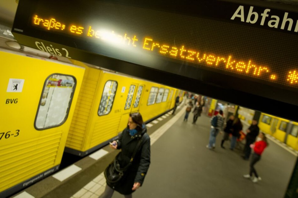 Zum Beginn der Herbstferien müssen sich Berliner auf zahlreiche Einschränkungen im Nahverkehr der Hauptstadt einstellen.
