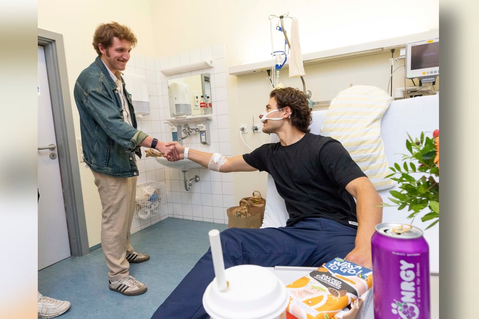 Jonathan Rudat (20) freute sich über den Krankenbesuch von TAG24-Reporter Erik Töpfer.