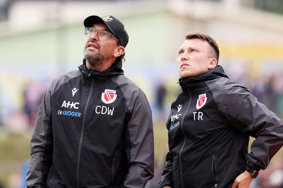 Trainer Pele Wollitz (60, l.) und Co-Trainer Tobias Röder (27) haben klare Vorstellungen auf dem Transfermarkt.