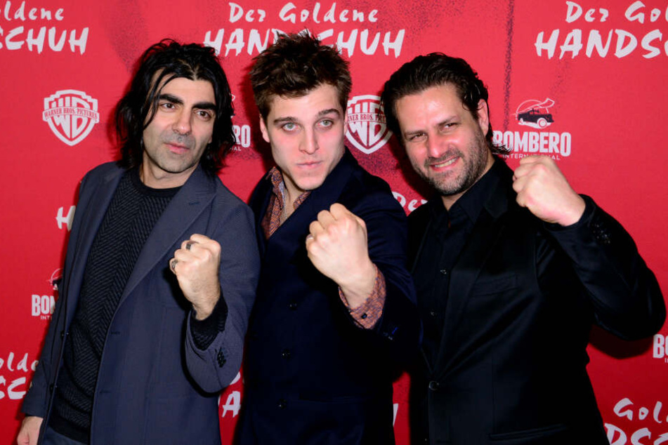 Fatih Akin (links) schrieb das Drehbuch und führte Regie.