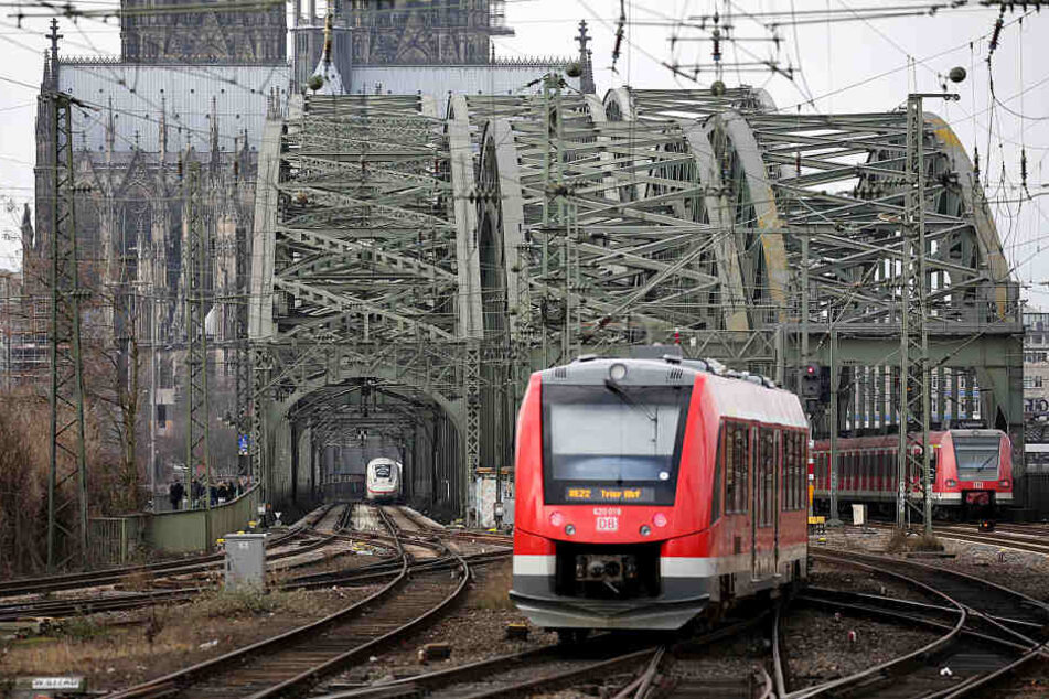 In den Osterferien müssen sich Bahnreisende auf massive Einschränkungen in Köln einstellen.