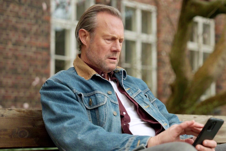 Ist Michael (Hanno Friedrich, 60) unheilbar krank?