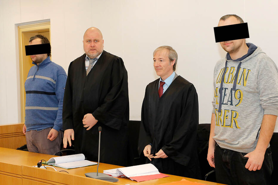 Die Zwillinge Rico M. (28, l.) und Tino M. (28, r.) mussten sich wegen Diebstahls vor dem Chemnitzer Landgericht verantworten.