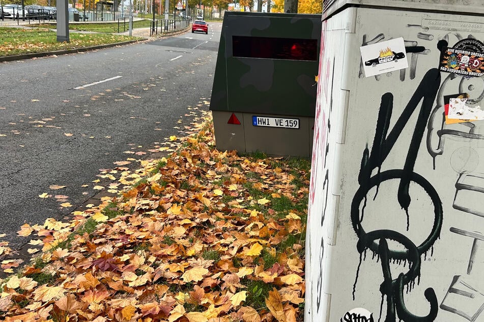 Wer sich nicht an Tempo 30 hält, den bestraft der Superblitzer hinterm Stromkasten