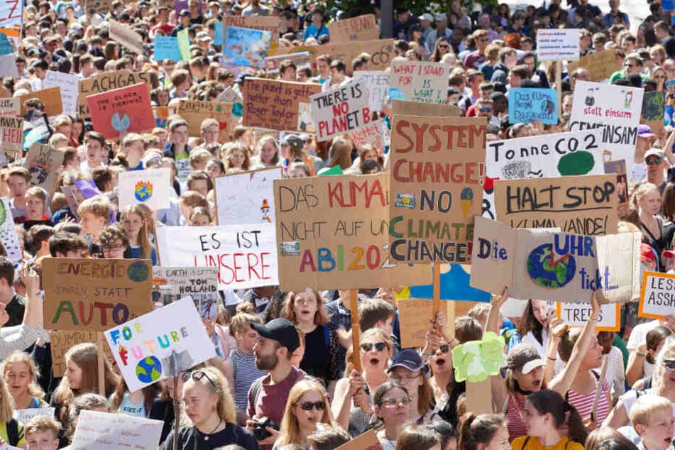 Thüringer Gruppen der Fridays for Future-Bewegung haben angekündigt, 2020 nur noch einmal im Monat für mehr Klimaschutz zu demonstrieren.