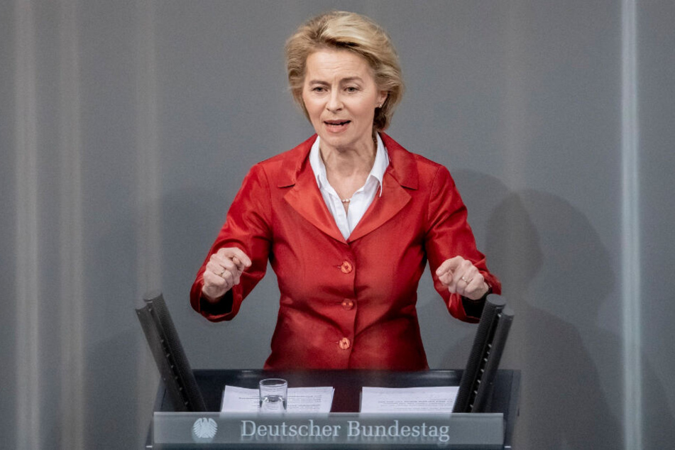 Bundesverteidigungsministerin Ursula von der Leyen spricht im Bundestag.