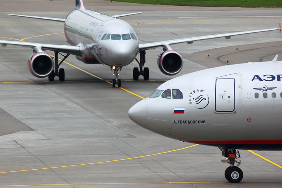 Auf der Durchreise kam ein Mann auf einem Flughafen in Moskau ums Leben. (Symbolbild)