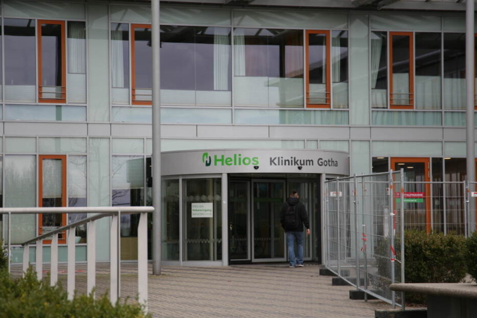 Ein junger Mann aus Gotha wird bereits im Krankenhaus behandelt. Dort wartet man nun auf die Testergebnisse, er soll sich im Italien-Urlaub angesteckt haben.