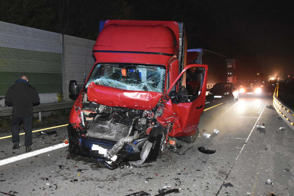 Das Führerhaus wurde bei dem Unfall völlig zerstört.