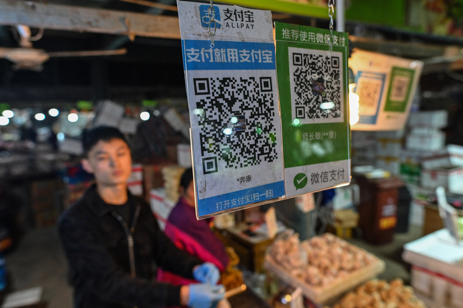 Die meisten Chinesen zahlen ausschließlich bargeldlos über QR-Codes und Apps wie WeChat oder Alipay. (Symbolbild)