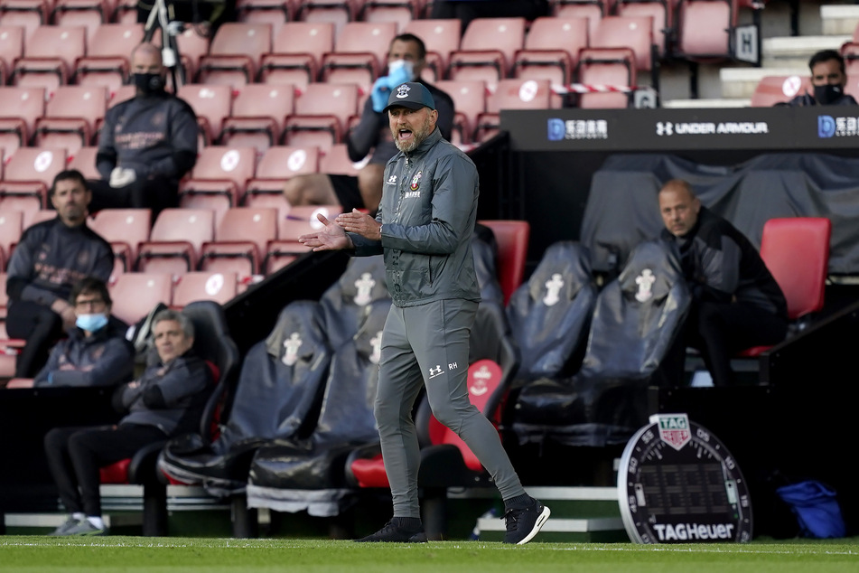 Die leeren Ränge im St. Mary's Stadium machen es Hasenhüttl einfach zu coachen.