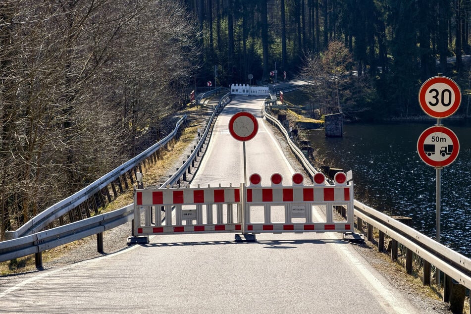 Die Sperrung betrifft den Bereich des Schwarzen Teichs zwischen Elterlein und Geyer.