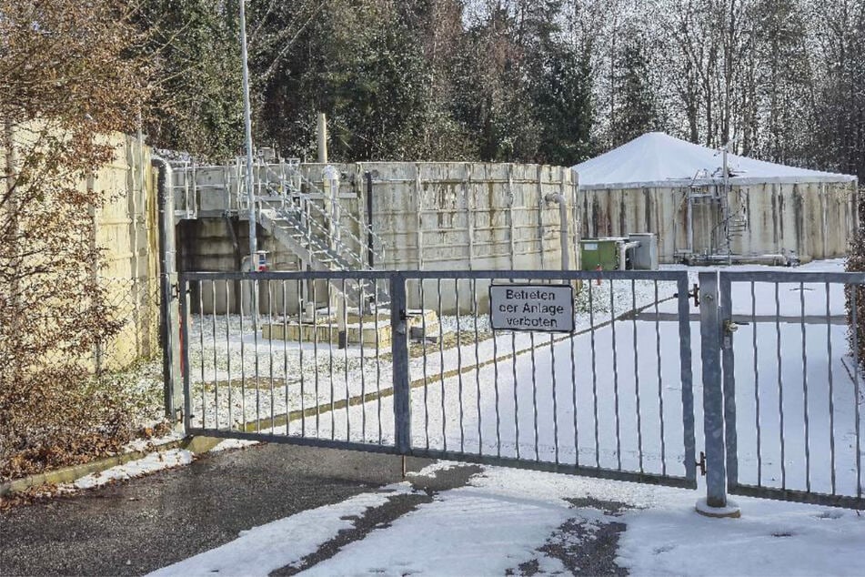 Auf dem Gelände des Klärwerks bei Mitterfels kam es wohl zu einem tragischen Unfall.