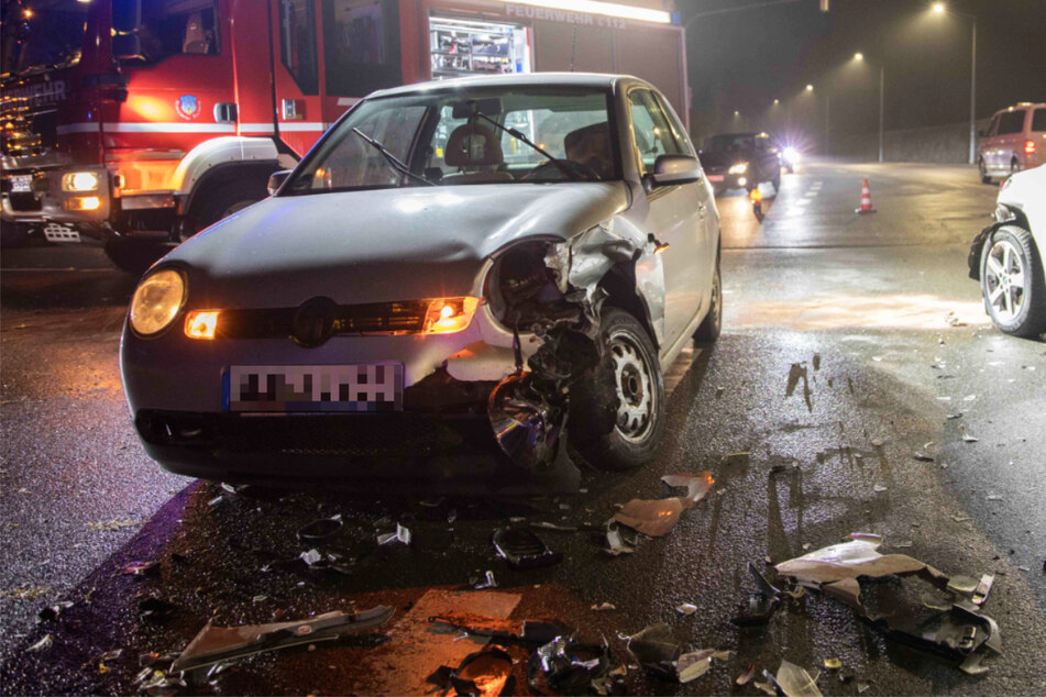 Kreuzungs-Crash in Freiberg: Skoda und VW krachen zusammen