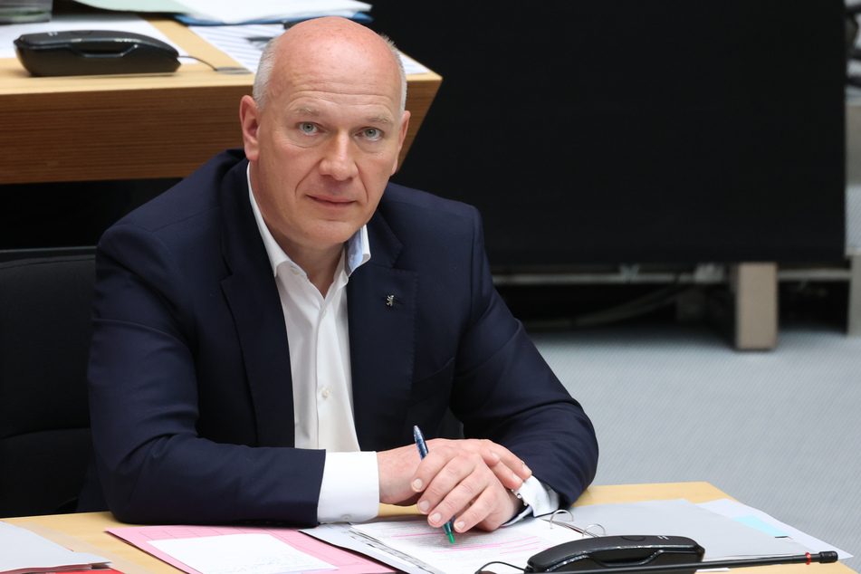 Berlins Regierender Bürgermeister, Kai Wegner (50, CDU), will Klitschko schnell antworten.