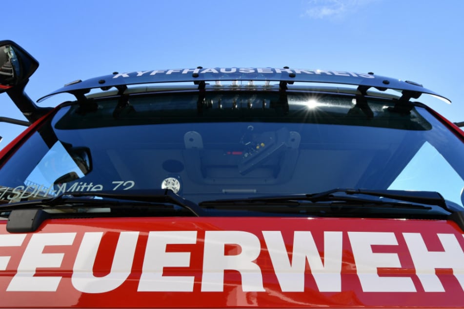 Blick auf ein Einsatzfahrzeug der Feuerwehr. (Symbolbild)