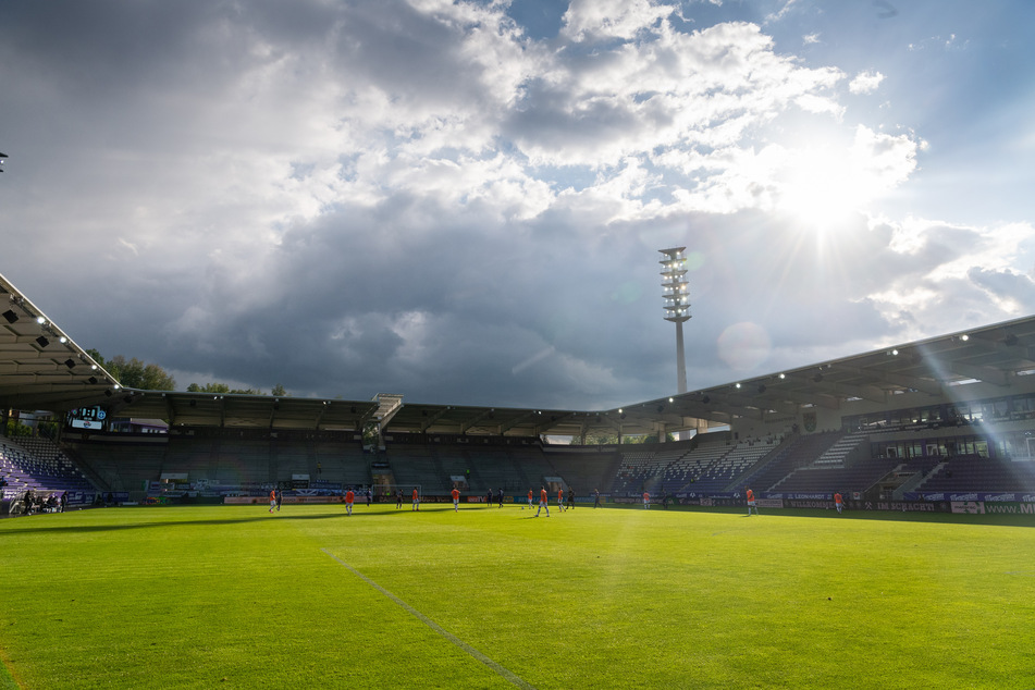 Sachsen feiert am Samstag 30 Jahre Wiedergründung im Erzgebirgsstadion.