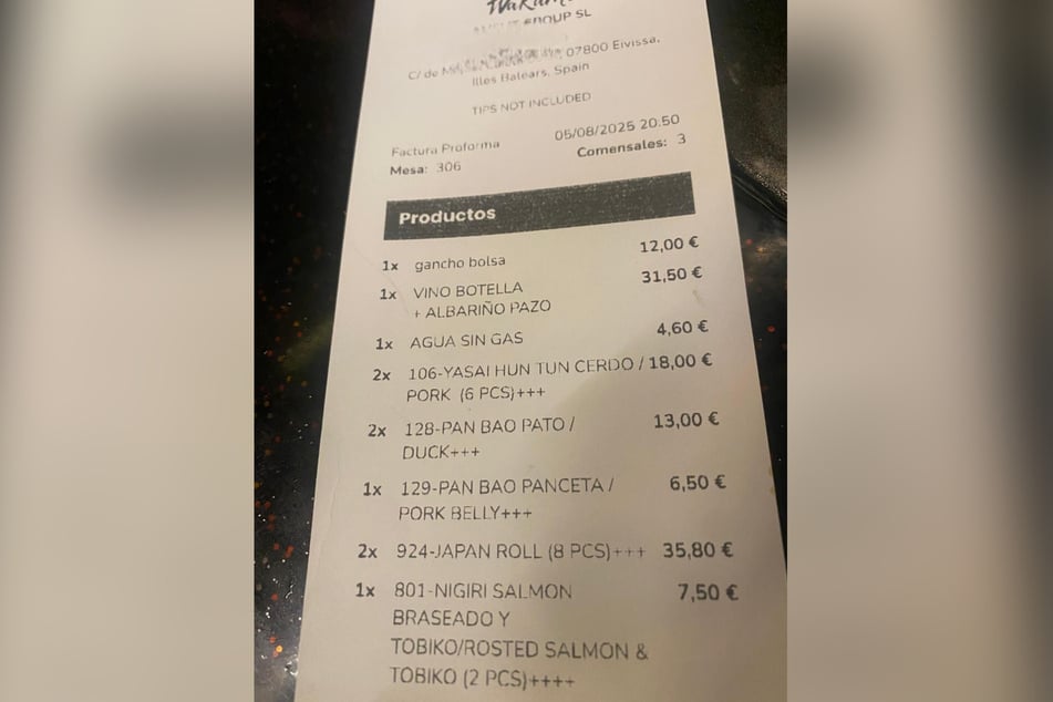 Die Rechnung mit dem Haken: zwölf Euro für das Aufhängen von Taschen beim Essengehen? Laut dem Restaurant nur ein Missverständnis.