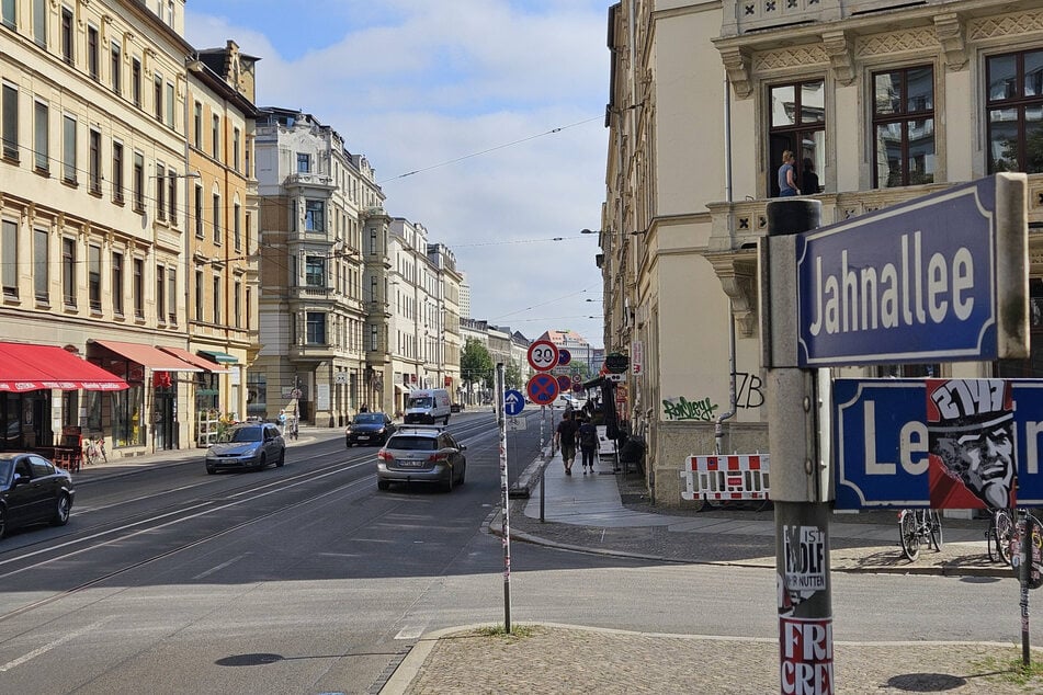 Auf der Jahnallee wurde am helllichten Tag eine Apotheke überfallen.