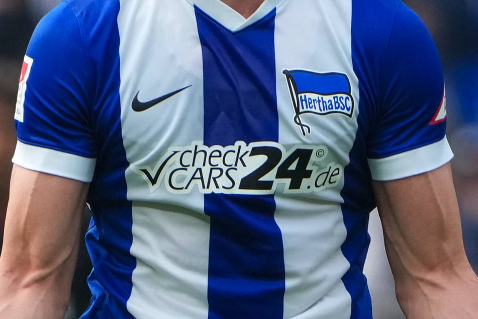 Vom Designs scheinen sich das alte und das neue Hertha-Trikot zu ähneln.