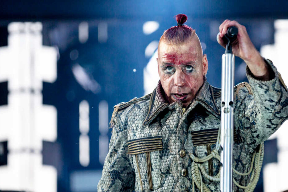 Till Lindemann, Frontsänger von Rammstein, beim Konzert in Berlin.