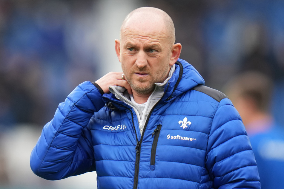 Darmstadt-Coach Torsten Lieberknecht (48) möchte in Aue den Lauf mit seinem Team fortsetzen und gewinnen.