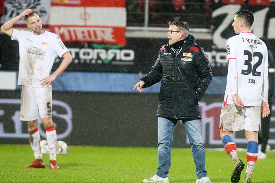 Der 1. FC Union Berlin konnte die Niederlagen der beiden Hamburger Vereine nicht nutzen und verlor seinerseits mit 1:2 beim 1. FC Heidenheim.