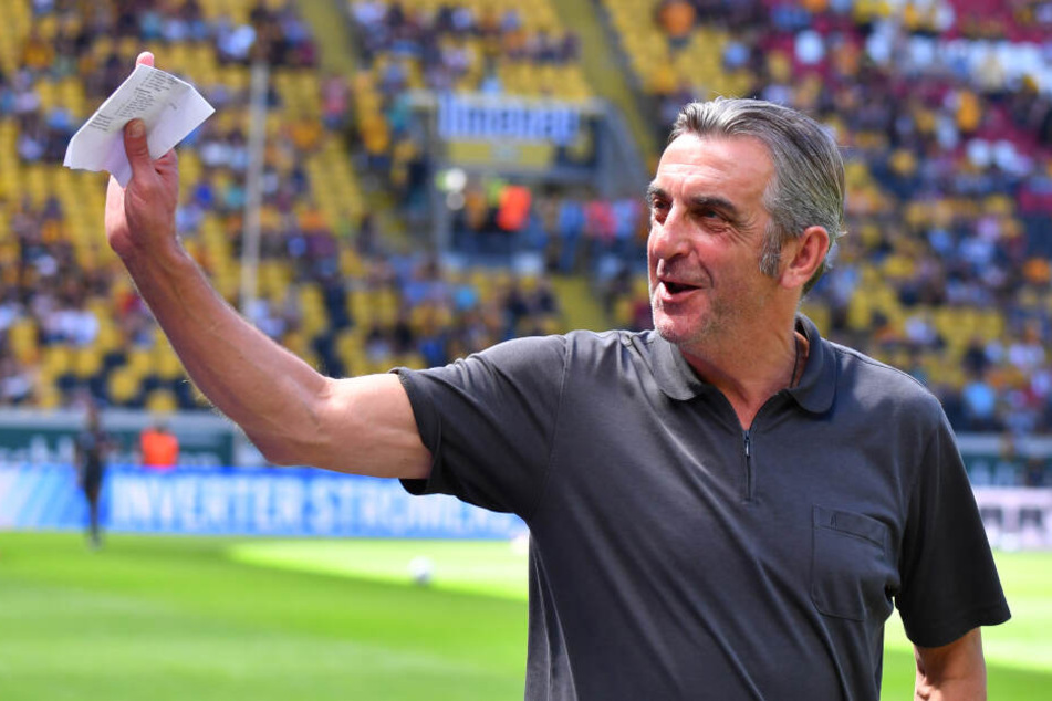 Dynamos Sportdirektor Ralf Minge ist zwar mit der Punktausbeute (noch) nicht zufrieden, dafür aber mit der sportlichen Entwicklung.