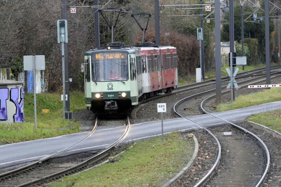 Nach dem Vorfall in Bonn sollen alle 1700 Straßenbahnen in NRW umgerüstet werden (Archivbild).