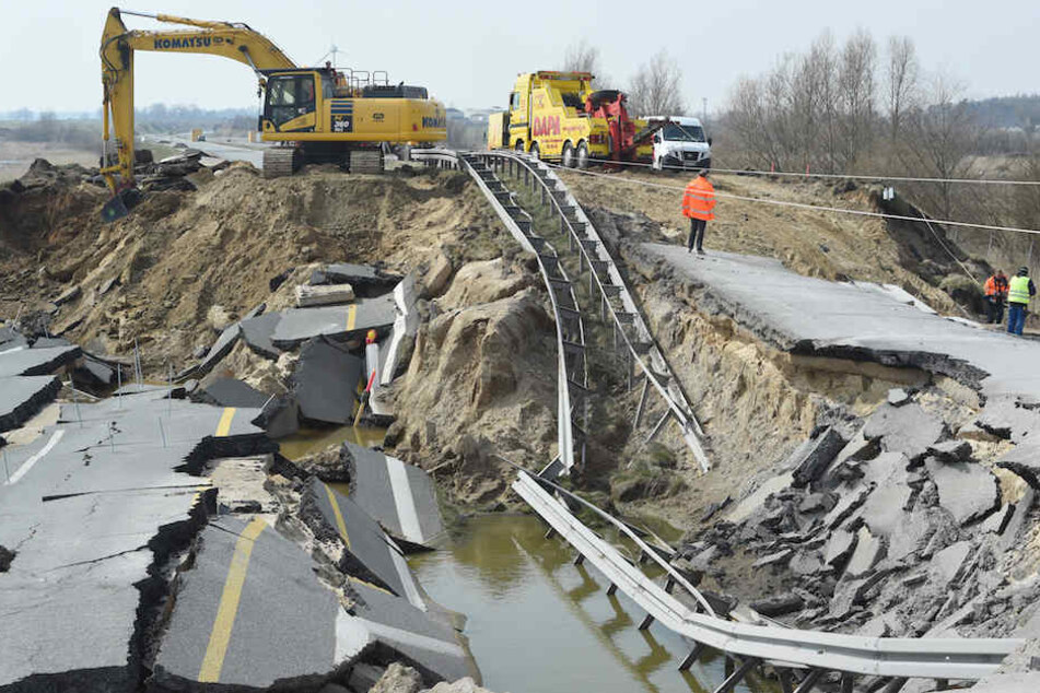 Der katastrophale Zustand der Autobahn nach dem Absacken – aufgenommen Mitte April.