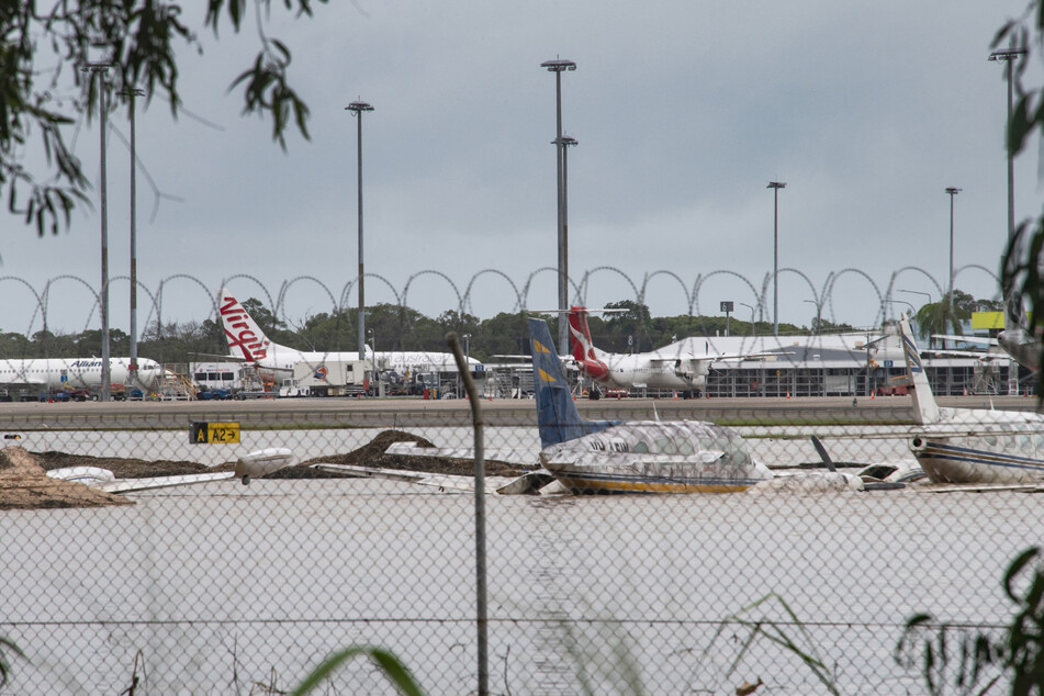 Teile des Flughafens von Cairns standen unter Wasser. Der Flughafen wurde geschlossen.