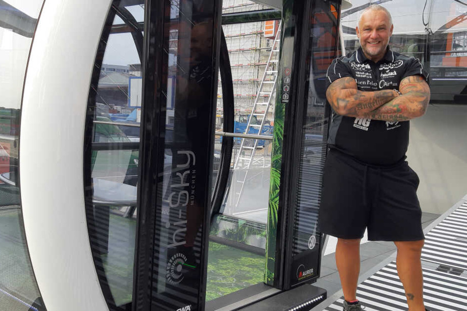 Franz Müllner nahm sich vor das Riesenrad mit Muskelkraft zu ziehen.