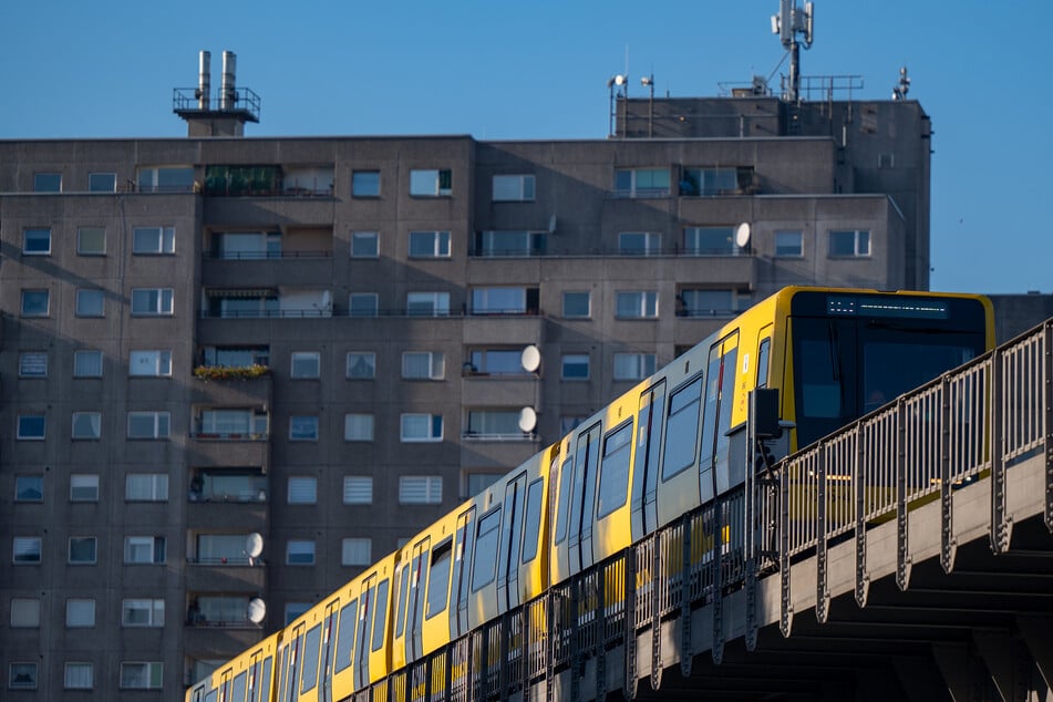 2023 passte der Senat den Preis für das Sozialticket auf neun Euro an. (Symbolbild)