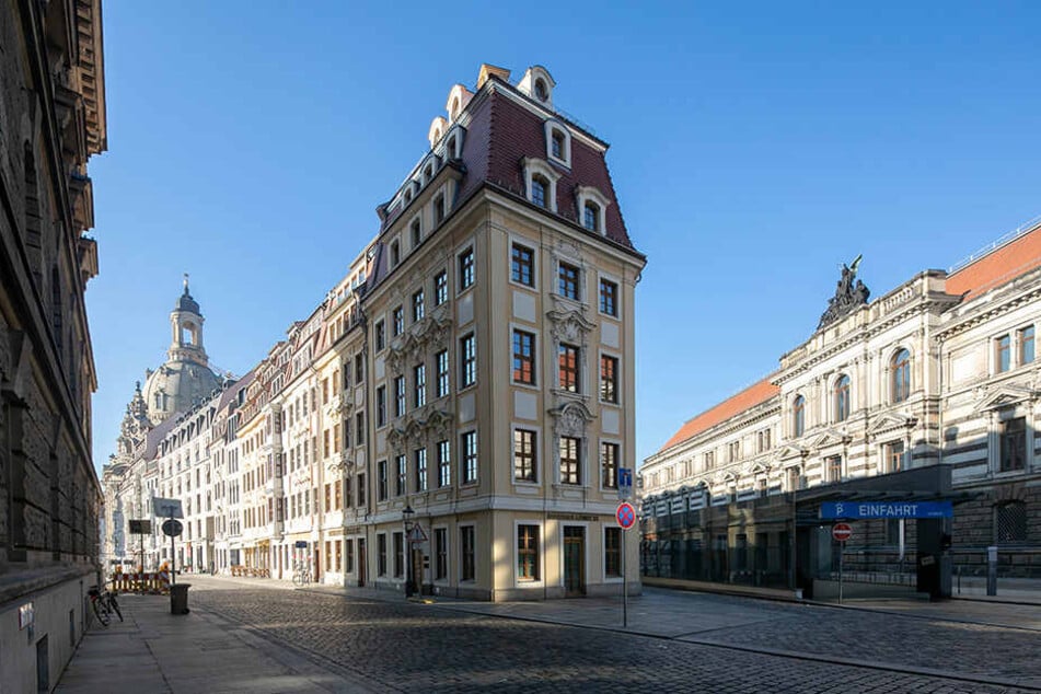 Das Haus Rampische Straße. Im Erdgeschoss hat das Bankhaus noch seinen Sitz.