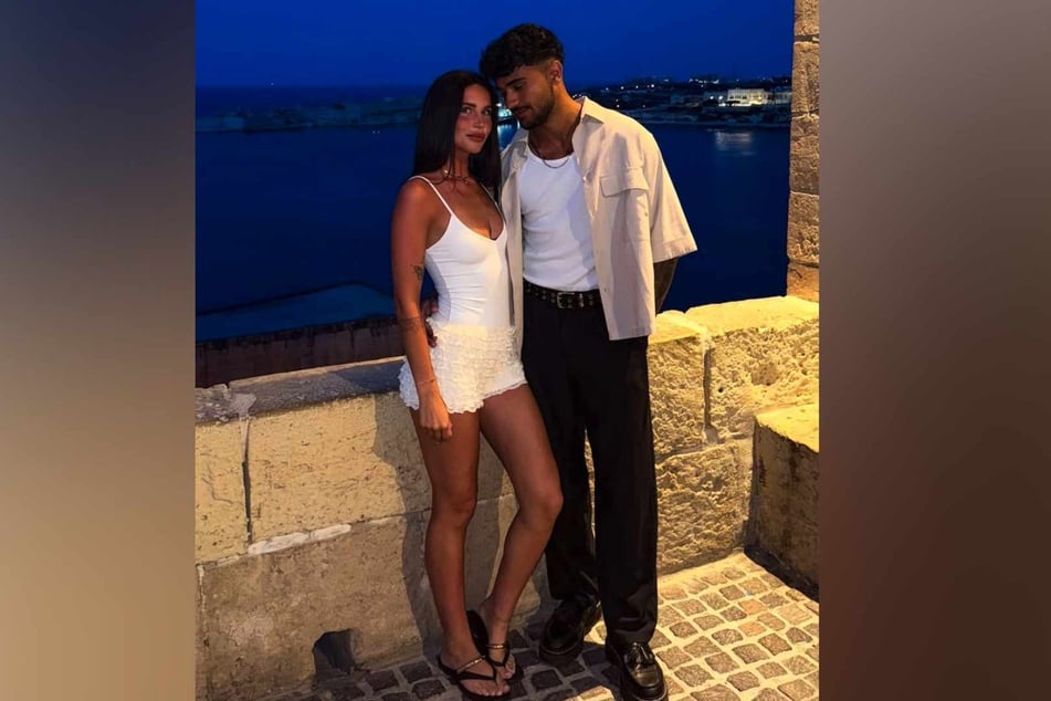 Leandro Fünfsinn (26) zeigte sich auf Instagram eng umschlungen mit seiner Freundin.