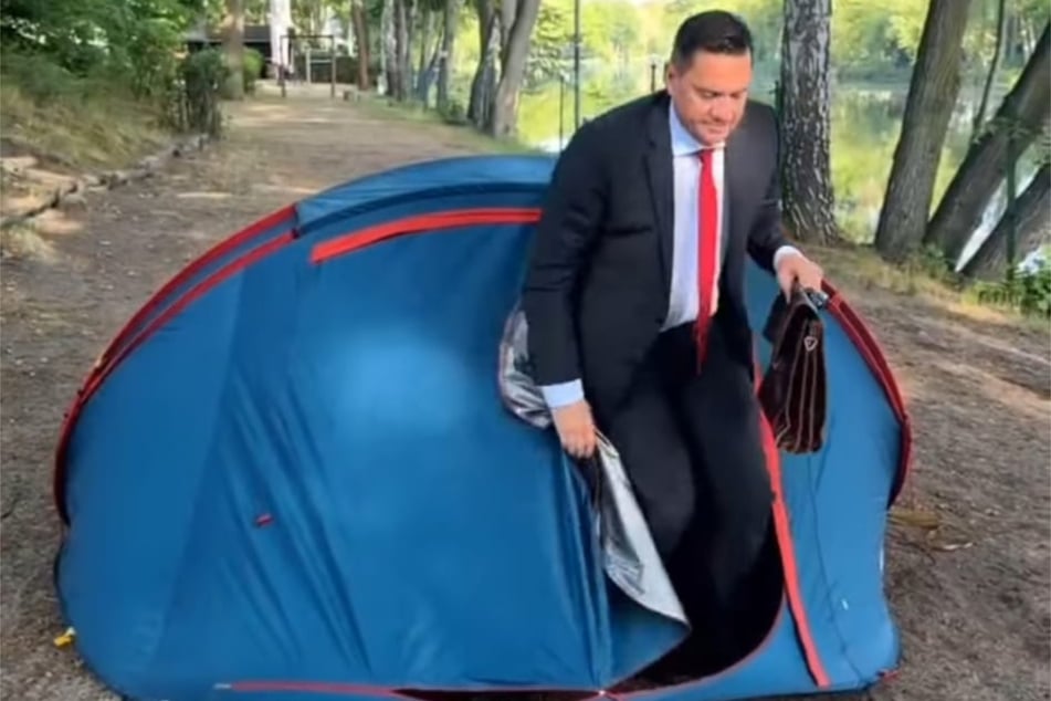 Dieses Zelt wird während der Sommermonate zu Fechners Zweitwohnsitz in Berlin.