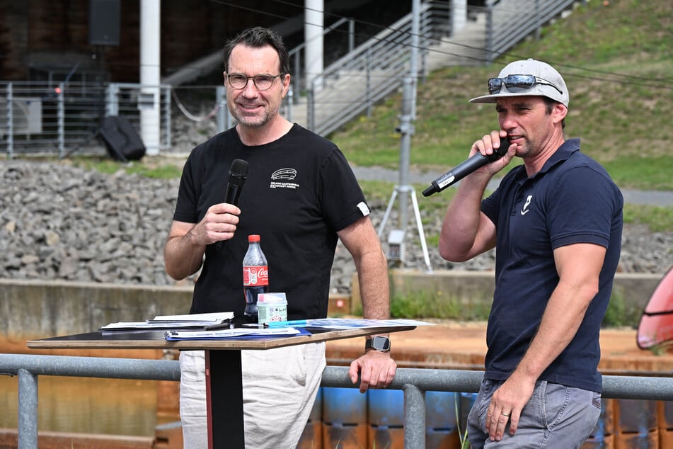 Tom Scheunemann (58, l.) und Jan Benzien (44) moderierten das Event.