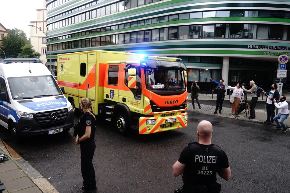 Ein Intensivtransporter der Bundeswehr fuhr den russischen Oppositionellen Nawalny zur Charité.
