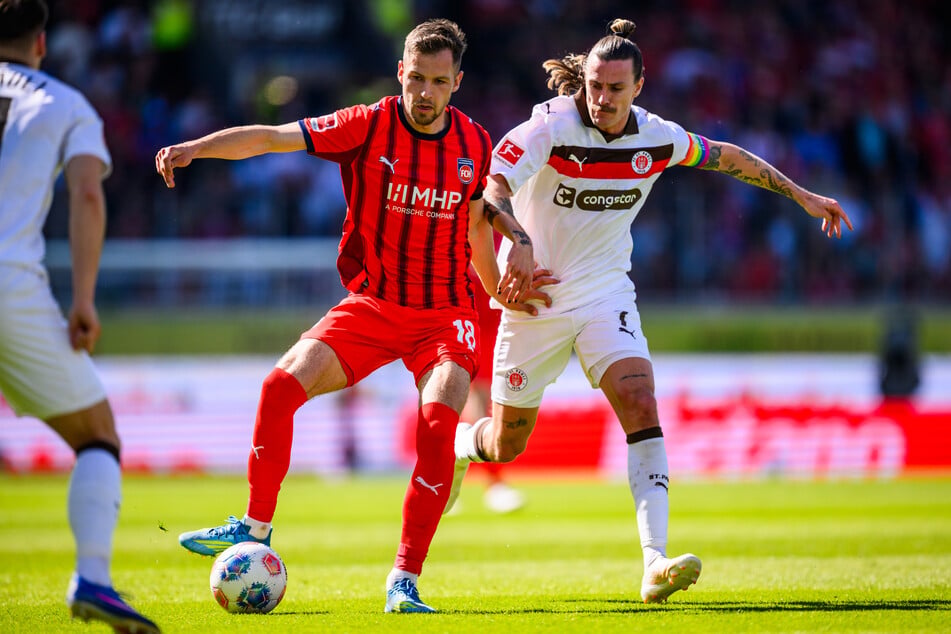 Marvin Pieringer (26, l.) hat Heidenheim im Transferendspurt verlassen.