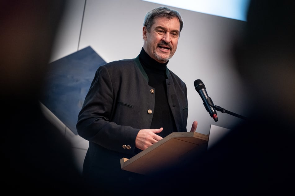 Bayerns Ministerpräsident Markus Söder (58, CSU) sprach am Mittwochnachmittag den Opfern der grausamen Bluttat von Aschaffenburg sein Beileid aus.