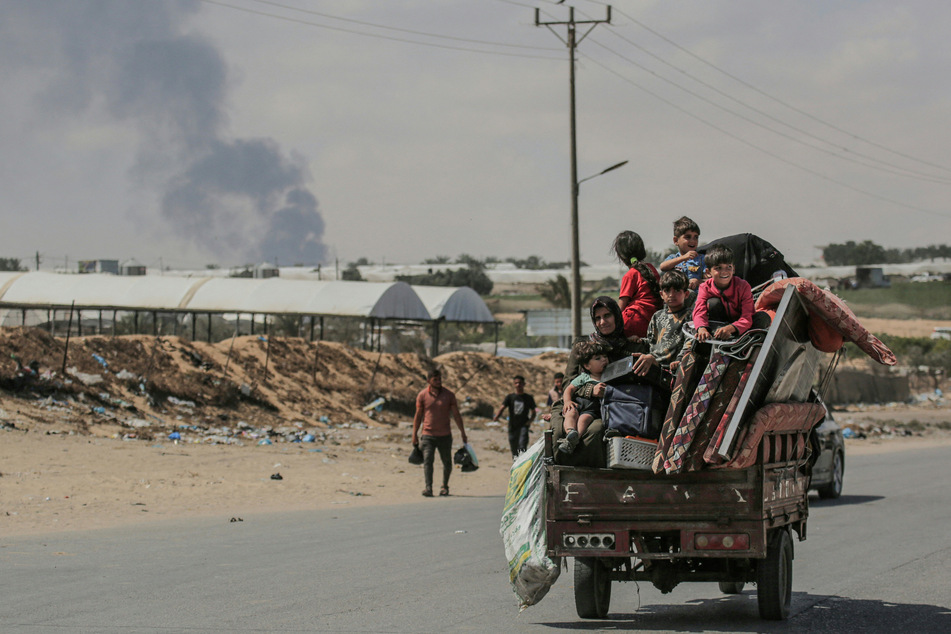 Die israelischen Streitkräfte hatten sich in Rafah bislang weitgehend darauf konzentriert, das Grenzgebiet zu Ägypten unter ihre Kontrolle zu bringen. Die Gegend ist nicht so dicht besiedelt wie andere Teile der Stadt.
