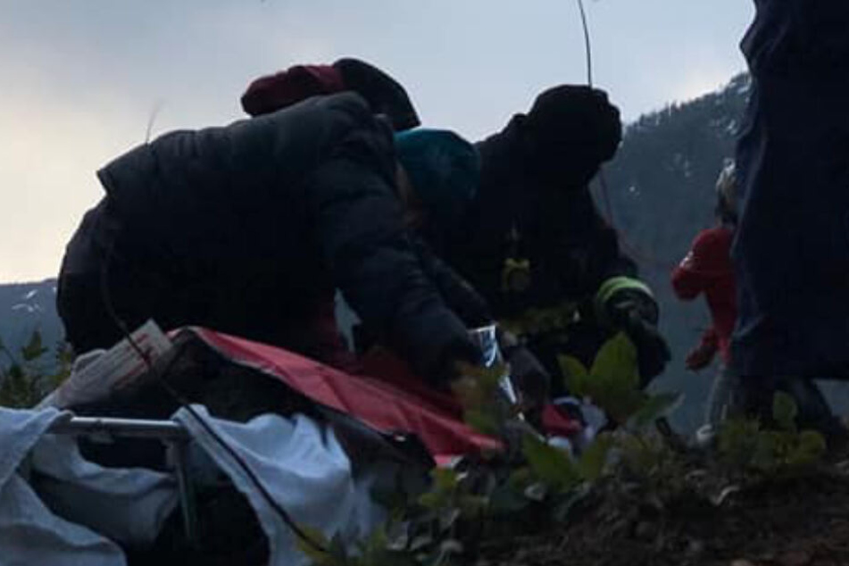 Die Einsatzkräfte kümmern sich um Joseph Oldendorf.