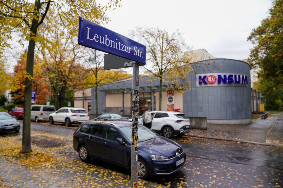Tatort Konsum: An der Leubnitzer Straße in der Südvorstadt war ein Kinderfänger unterwegs. Die Polizei sucht Zeugen.