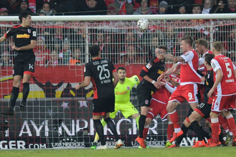 Polter trifft zum 2:2.