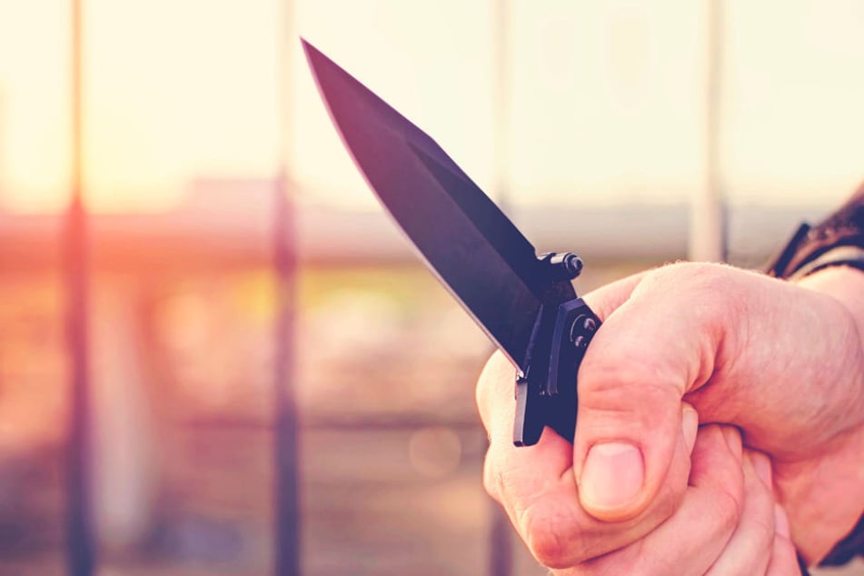 Wegen einer Zwangsehe gerieten die Männer in Streit, dann zückte einer der beiden ein Messer (Symbolbild).