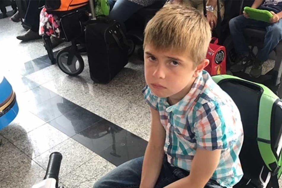 Für den kleinen Jack war die Situation am Flughafen unerträglich.