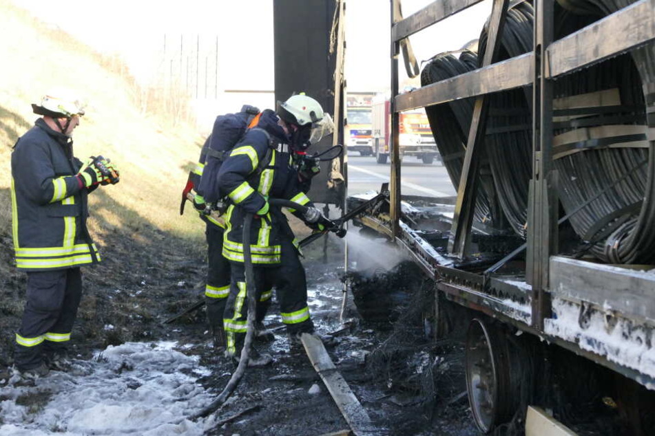 Mehrere Einsatzkräfte der Feuerwehr waren im Einsatz.